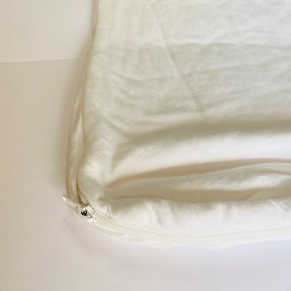 Perlim Pinpin Quilted Bamboo Sleep bag in Ivory with Silver Star Size 0-6 months - Picture 3 of 5